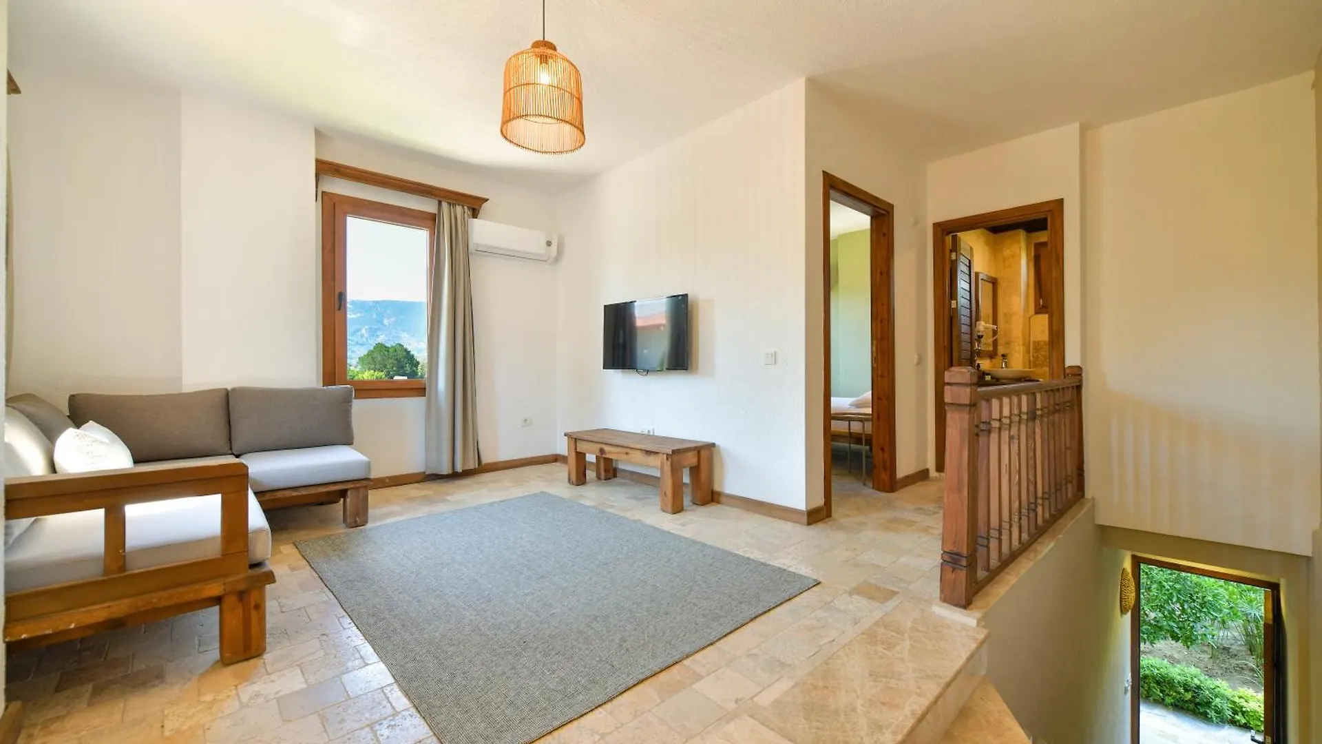 Okapi Suites Ula Hotel